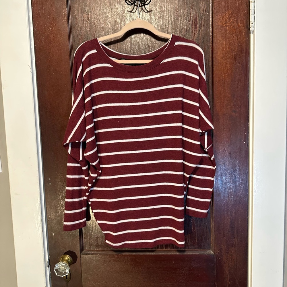NWT Wantable Striped Intermingle Brushed Dolman LS Port/White Size Small